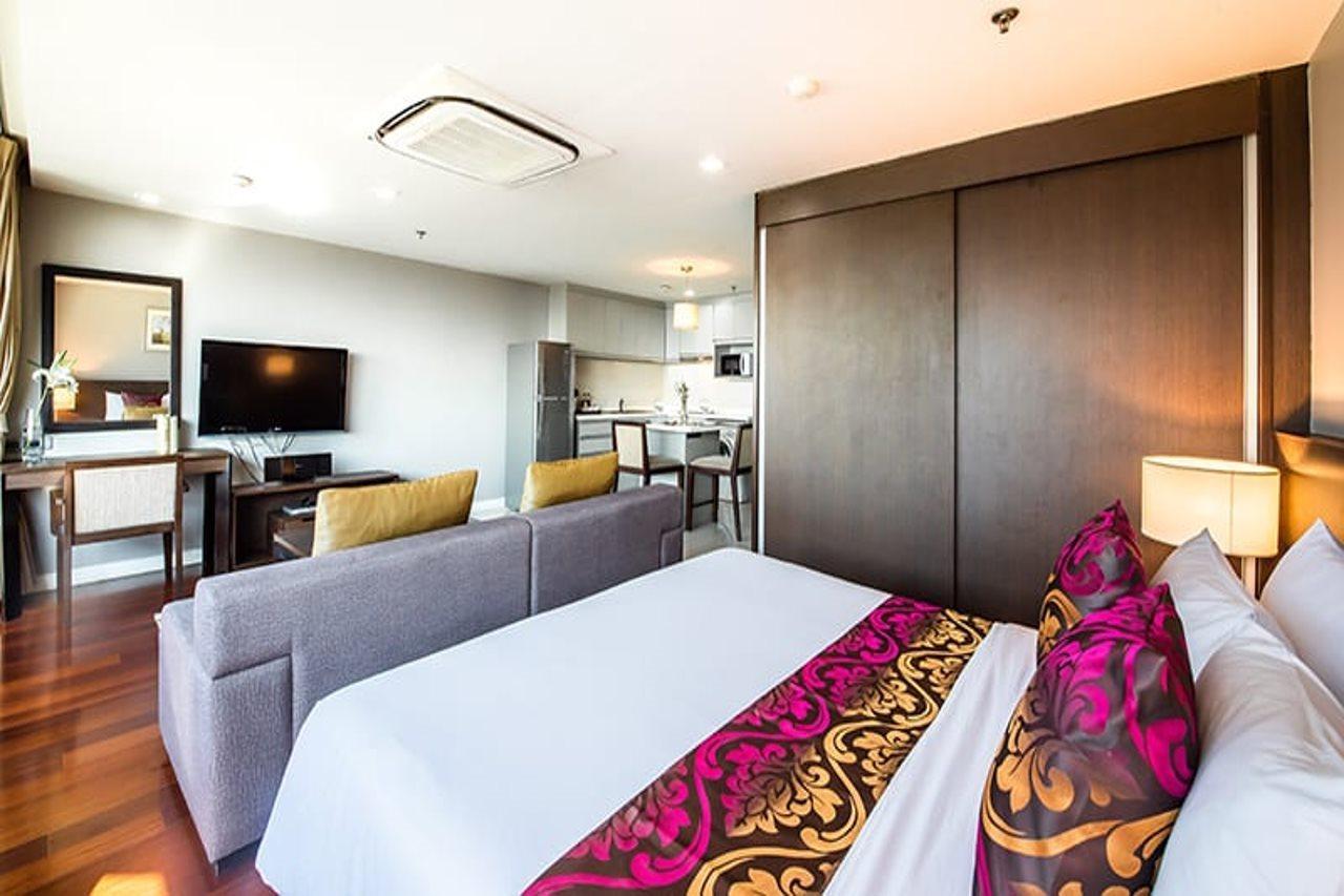 Royal Suite Hotel Bangkok Exterior foto