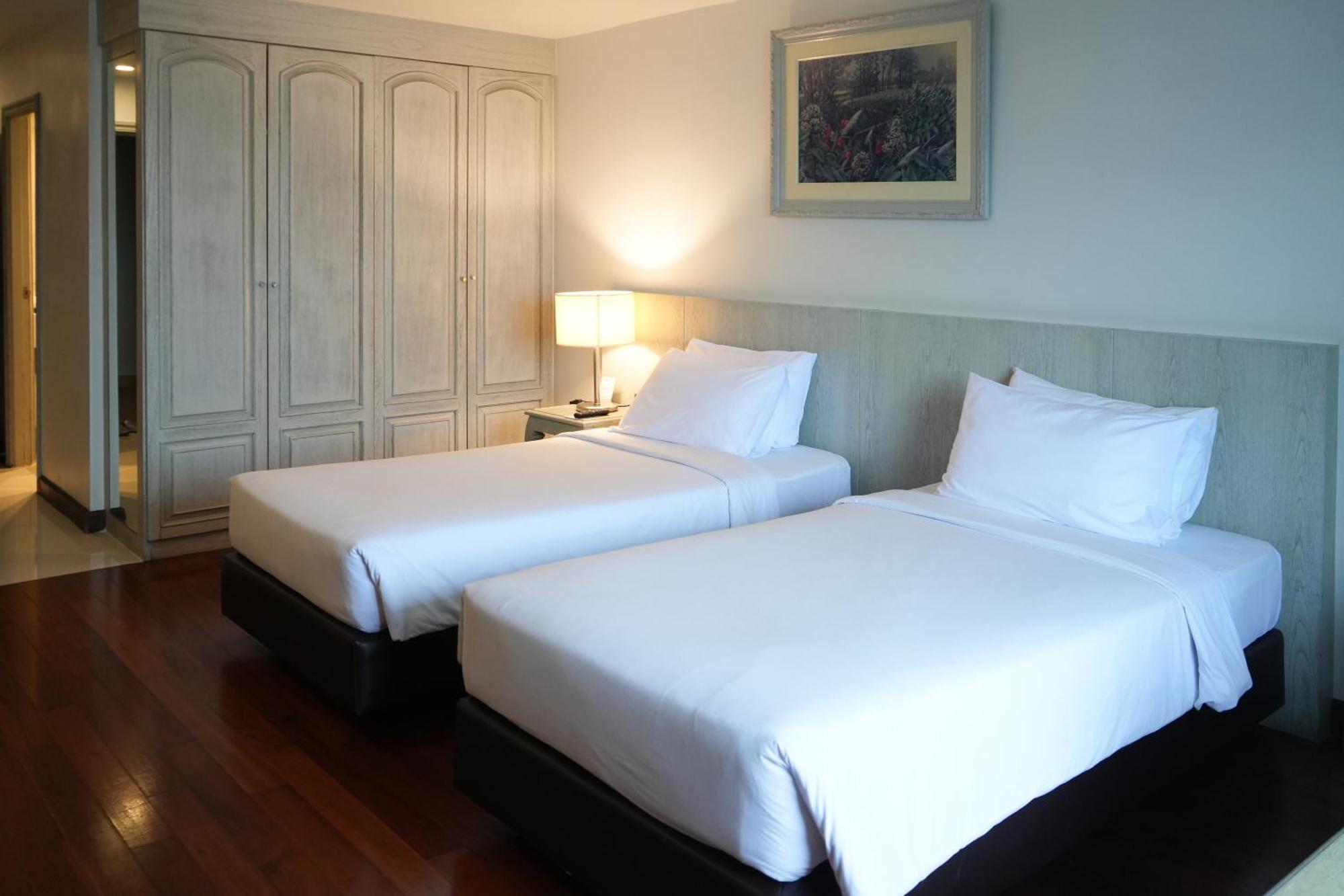 Royal Suite Hotel Bangkok Exterior foto