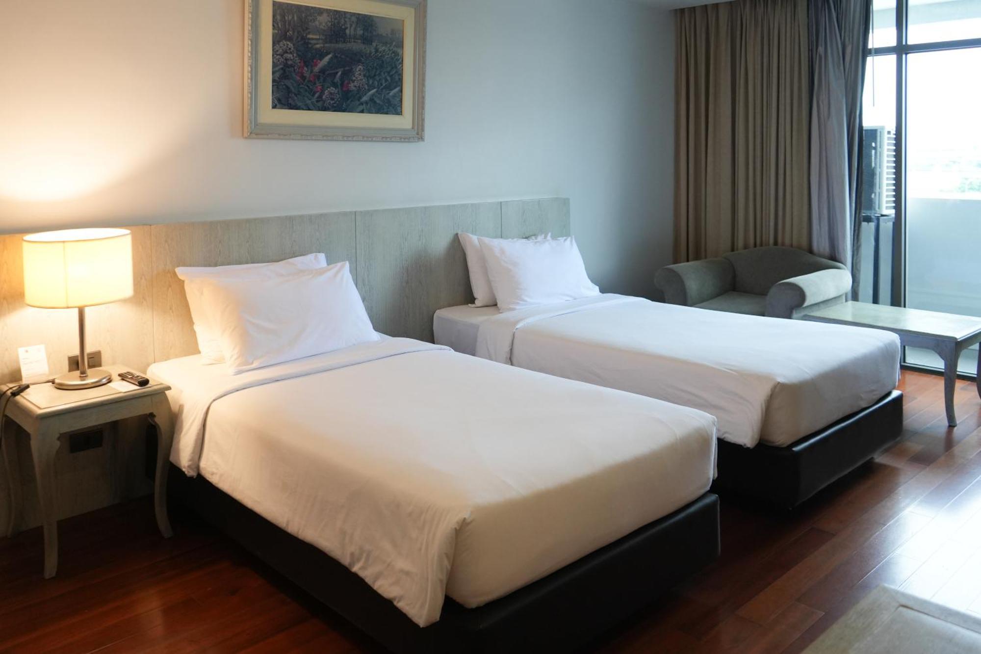Royal Suite Hotel Bangkok Exterior foto