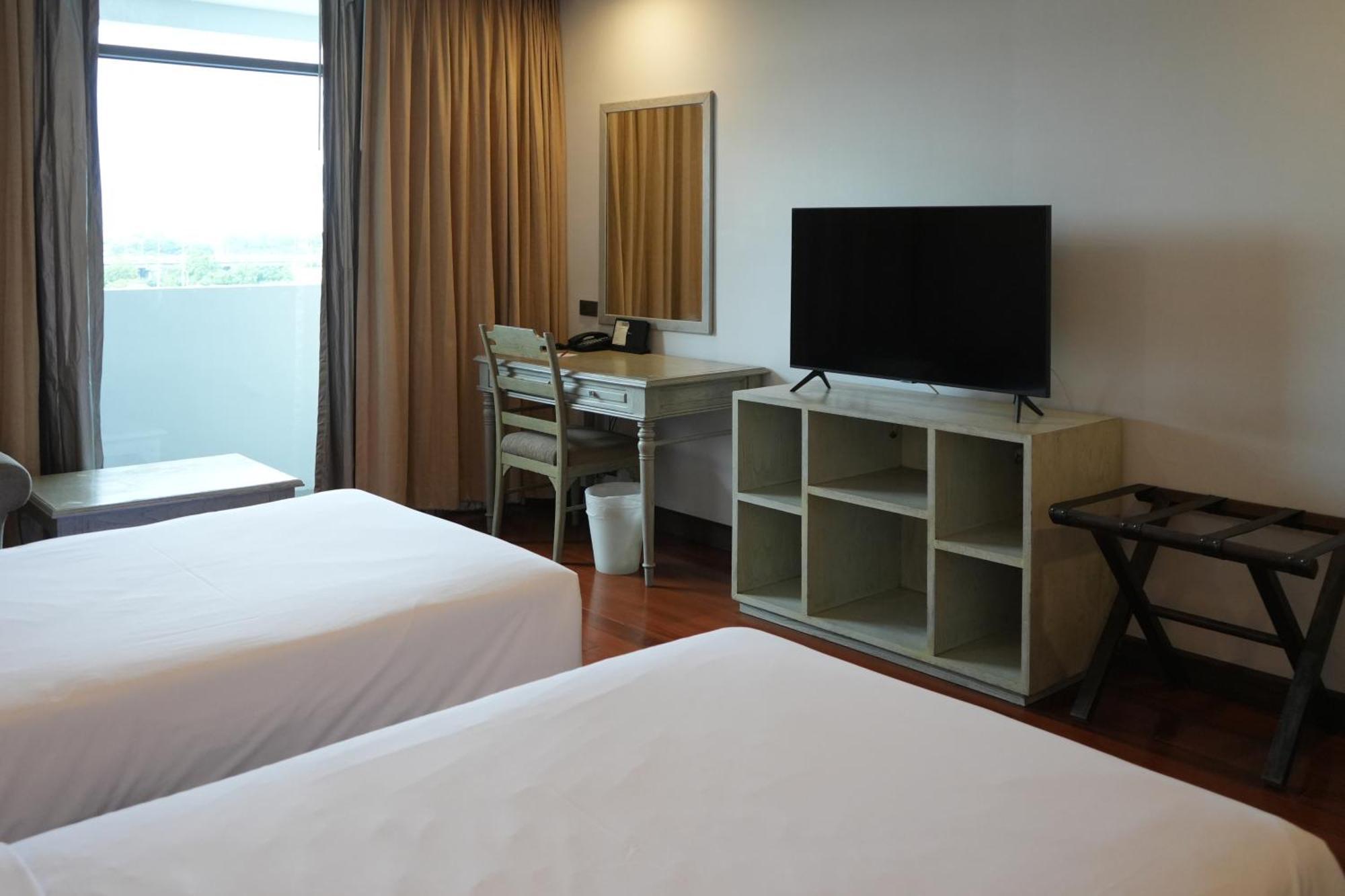 Royal Suite Hotel Bangkok Exterior foto