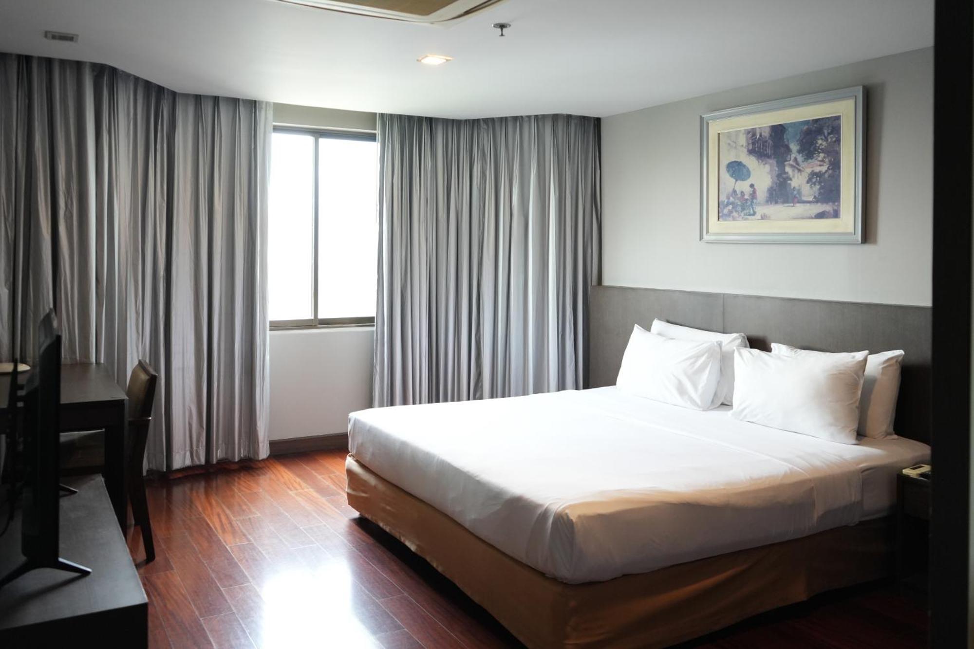 Royal Suite Hotel Bangkok Exterior foto