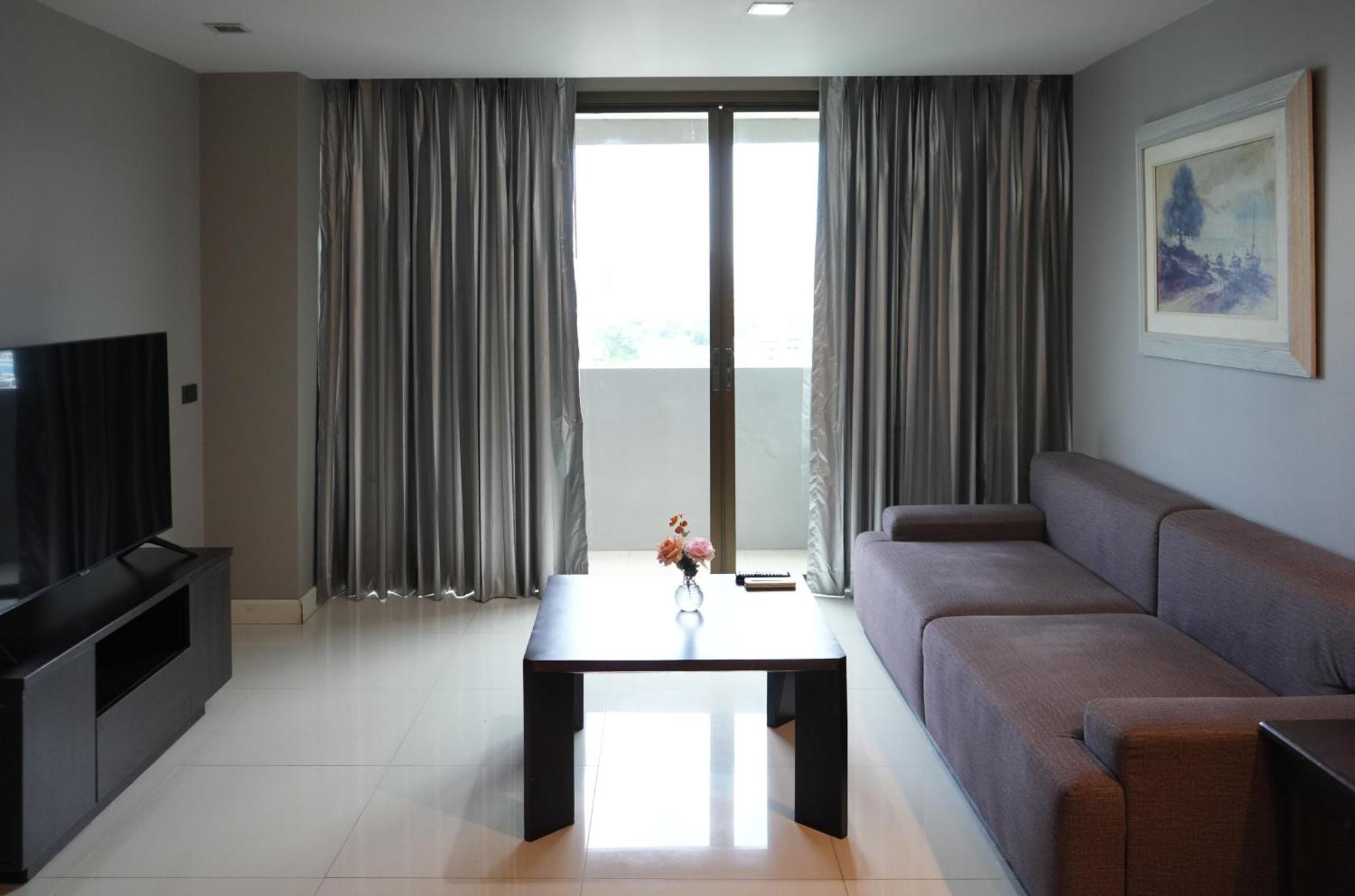 Royal Suite Hotel Bangkok Exterior foto